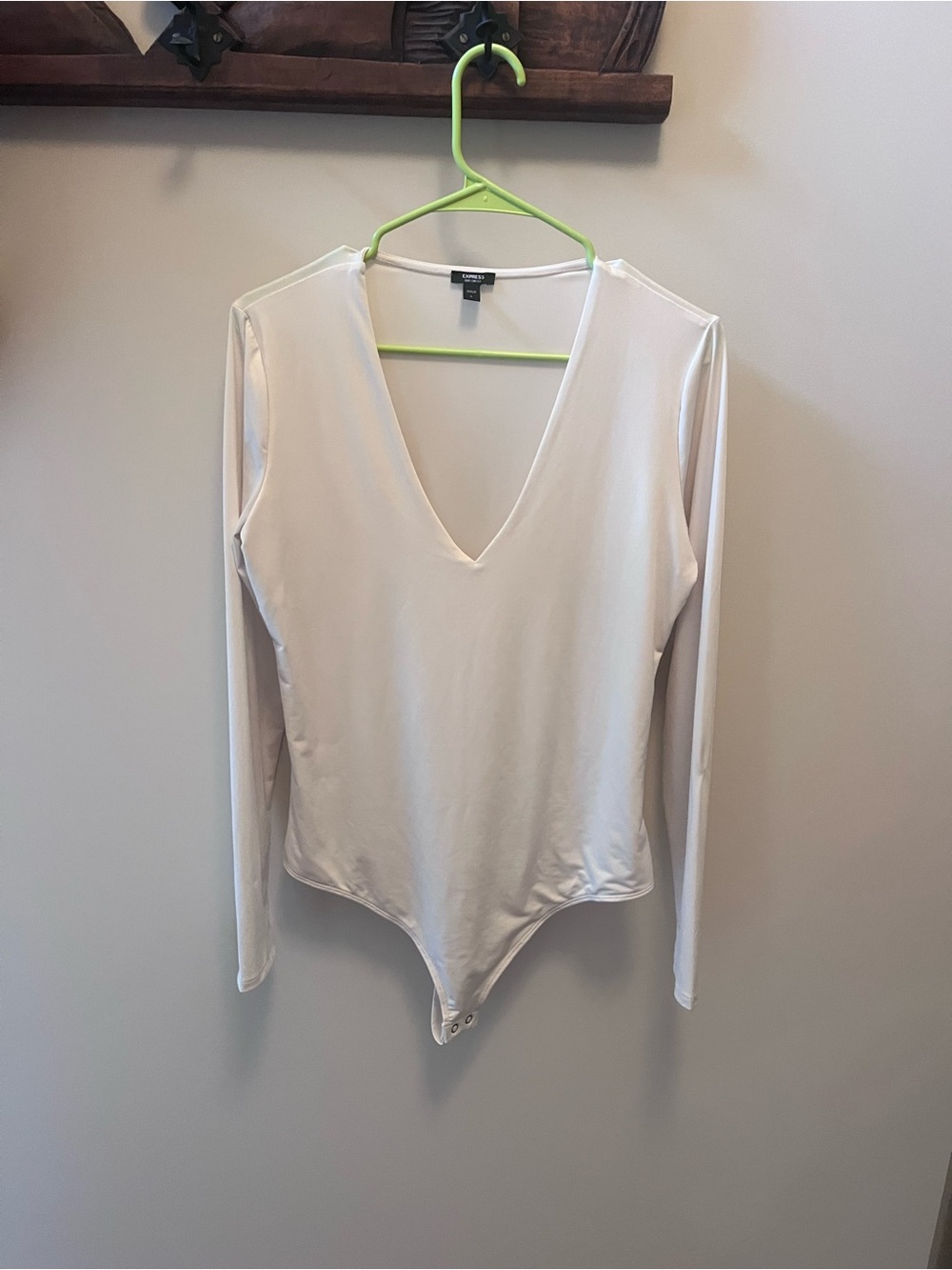 Express Ivory V-Neck Long Sleeve Bodysuit